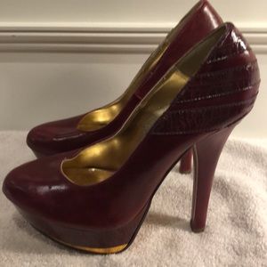 Women’s Shoedazzle brand shoes - size 9